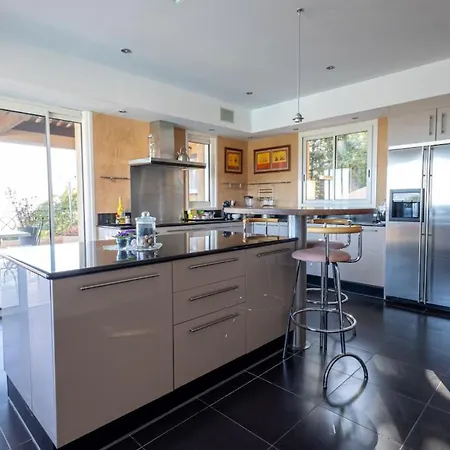 Private With Private Swimming Pool In Villefranche-sur-mer *
